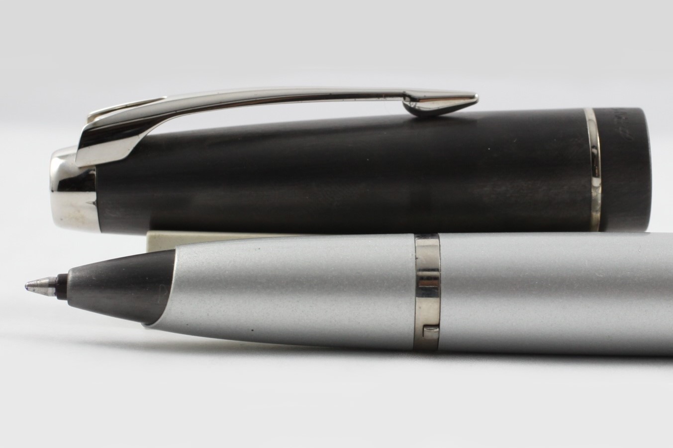 Parker100SilverGreySTRB_E